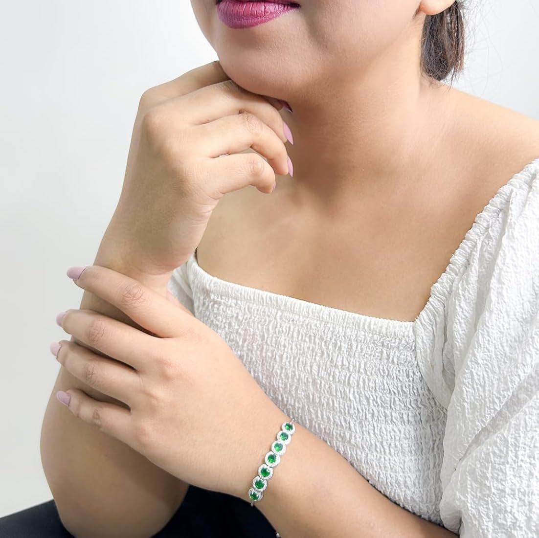 Elegant Oval-Cut Green Gem Bracelet For Women